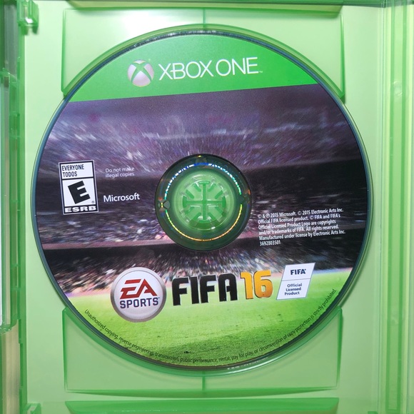 FIFA 16 EA Sports Like New XBOX ONE Video Game - Picture 4 of 6
